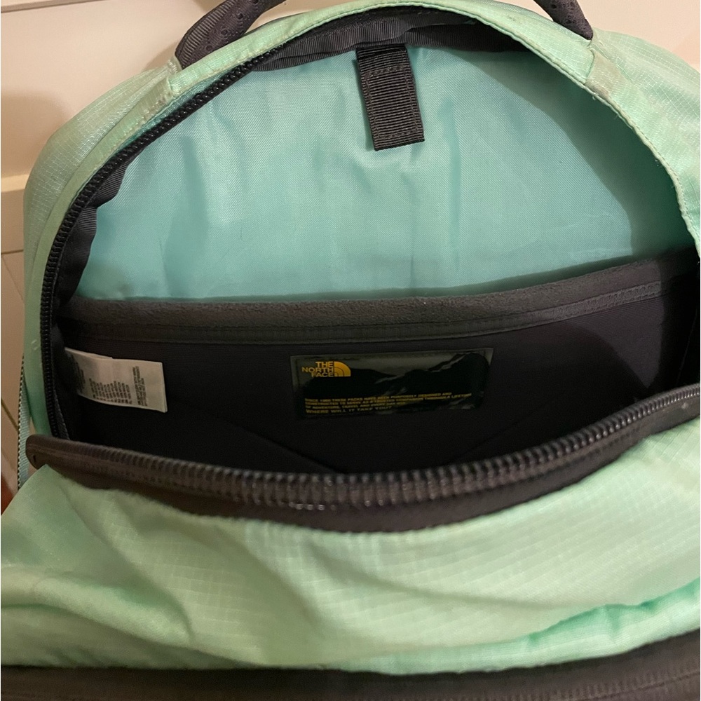 North Face Recon Backpack - Picture 4 of 4